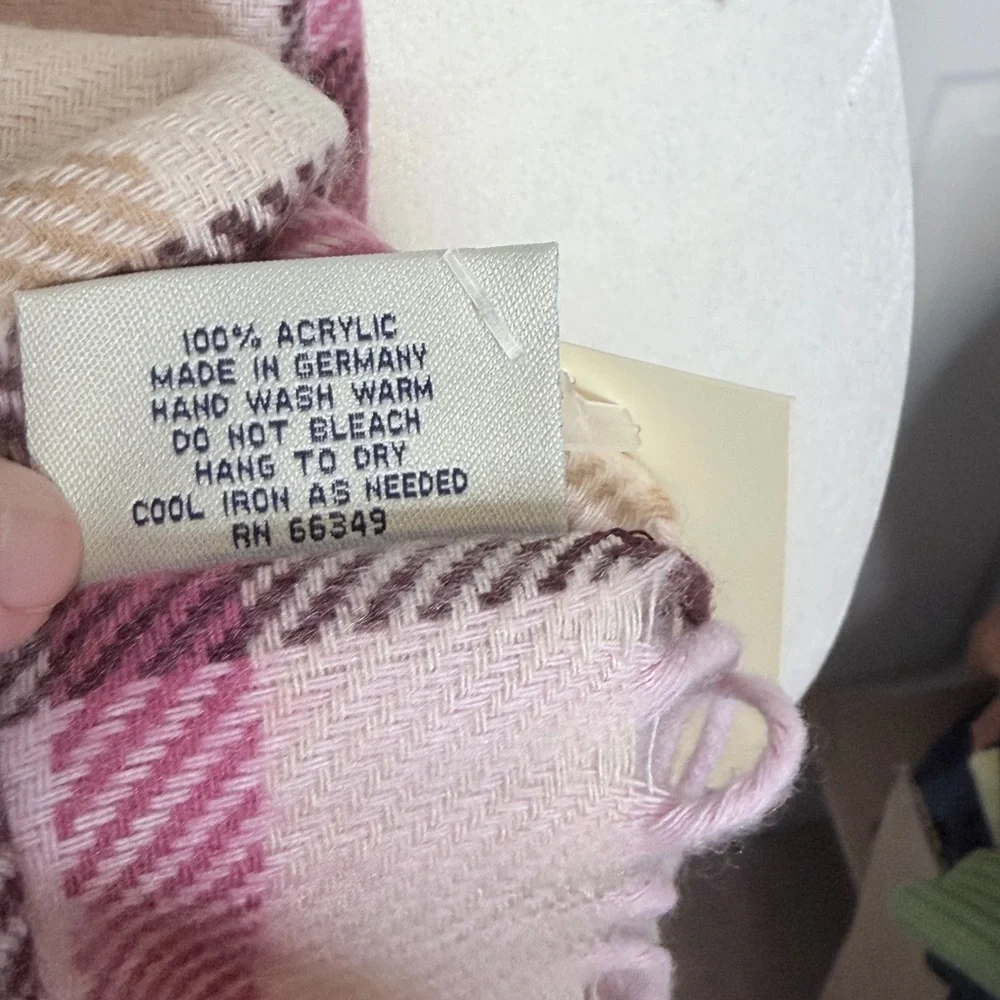 Lord & Taylor Pink and Cream plaid fringe scarf new